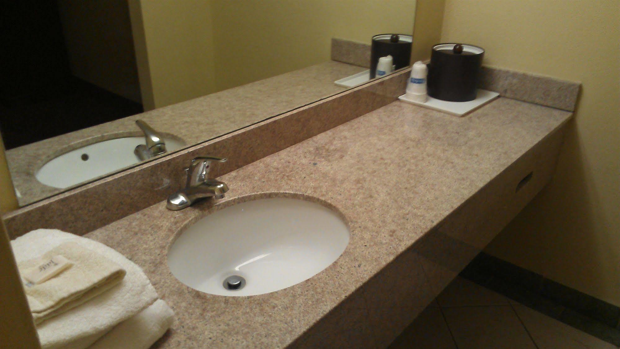Atlanta Airport Hotel Forest Park Eksteriør billede